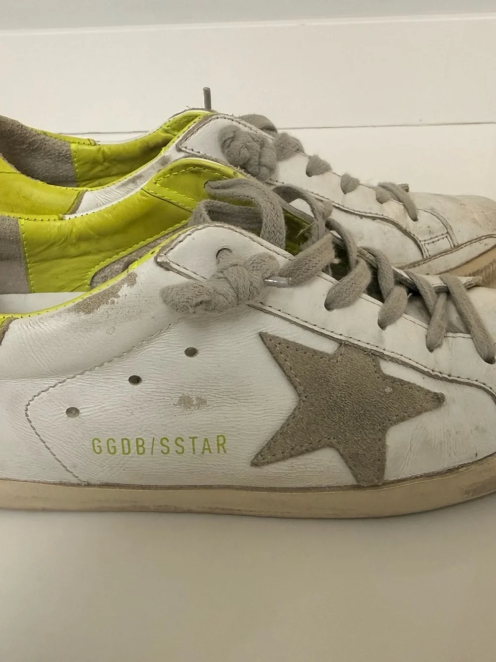 Golden Goose White Leather Sneakers with Neon Yellow Heel - Picture 2 of 6